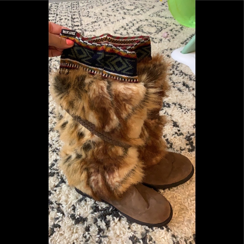MukLuks w/Fur Size 10